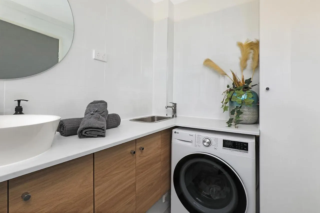 Canal7-On The Mooloolaba Canal! Sunshine Coast Apartment